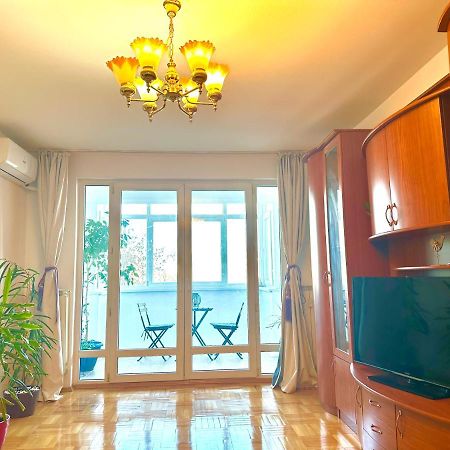 Vintage Bucharest Apartment Exterior photo