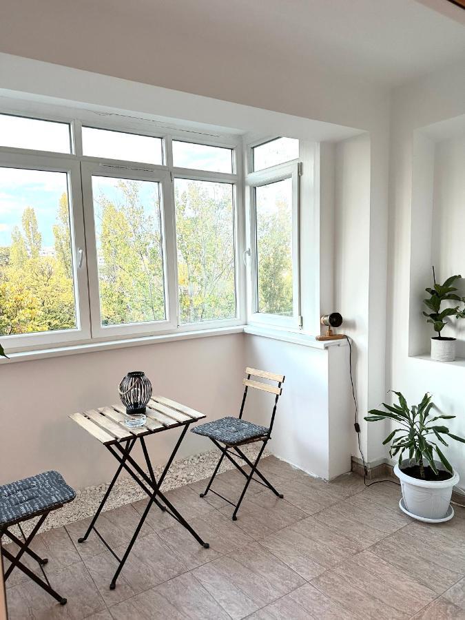 Vintage Bucharest Apartment Exterior photo