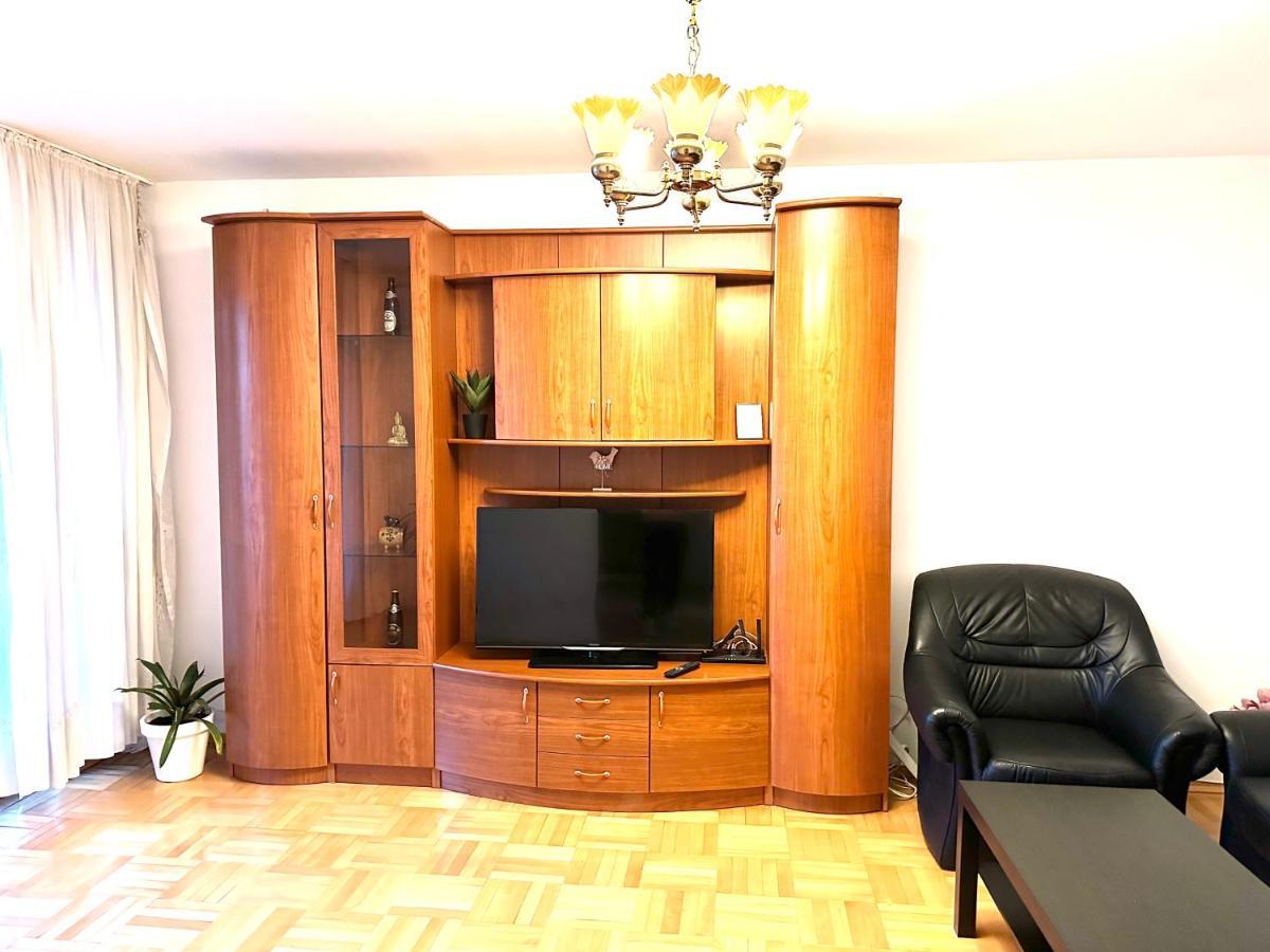 Vintage Bucharest Apartment Exterior photo