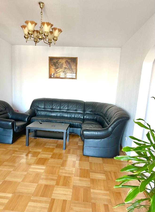 Vintage Bucharest Apartment Exterior photo